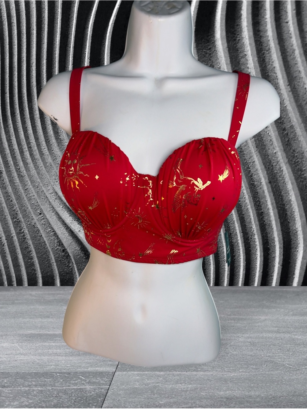 Torrid Women 00-D/DD Lightly Lined Mid Coverage Red & Gold Bra NWT